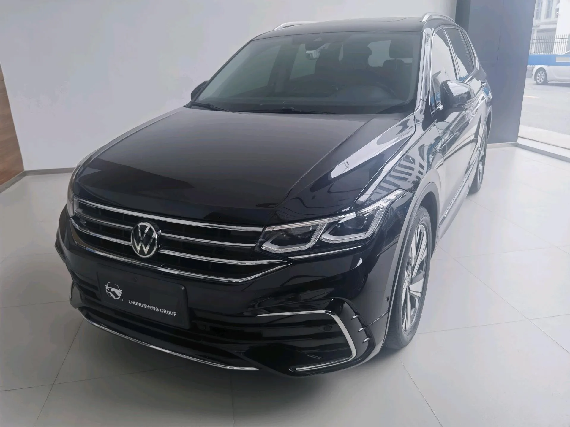 Volkswagen 2023 Tiguan L R-Line 2.0TSI 330TSI 2WD R-Line Flagship Edition (Facelift) Automatic Transmission exterior