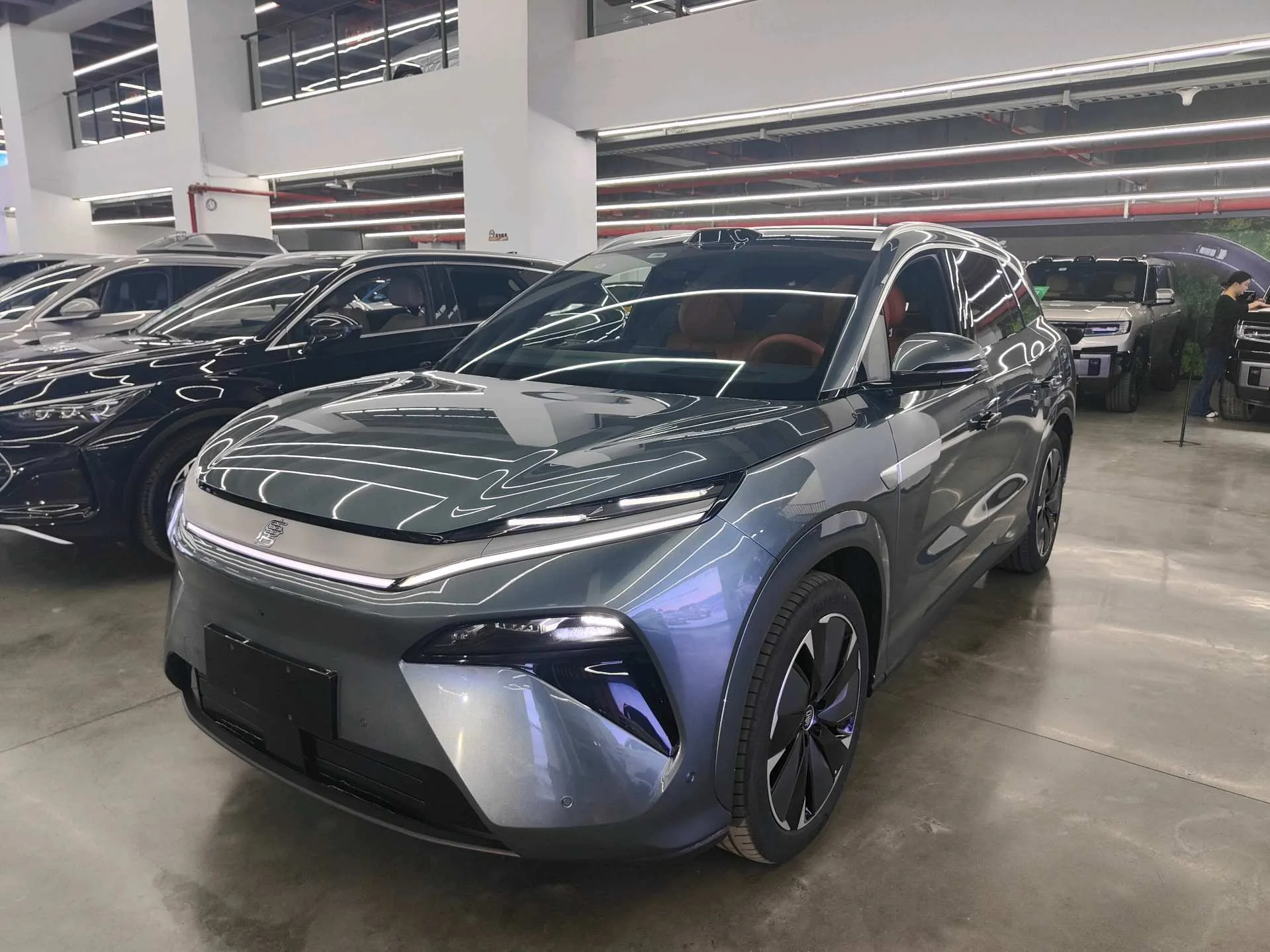 Tang L 2025 EV 600KM AWD LiDAR Flagship exterior