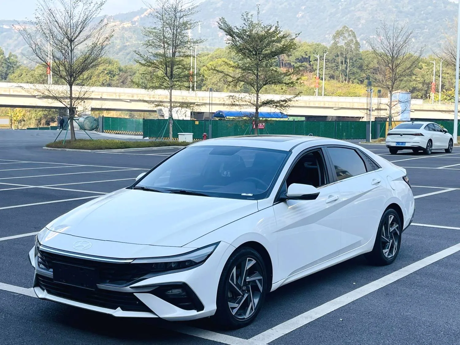 Hyundai Elantra 2023 1.5L CVT GLX Elite Edition exterior