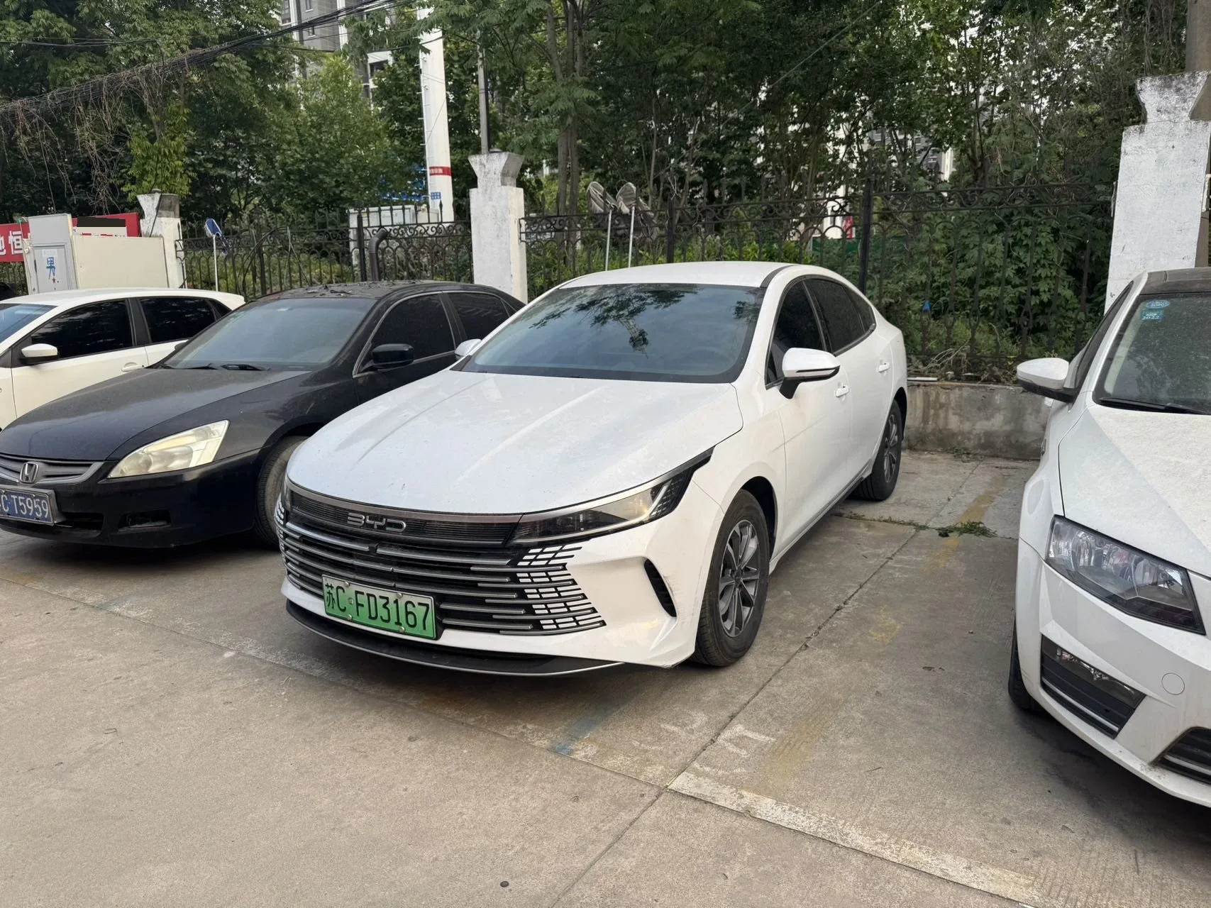 BYD 2024 Destroyer 05 DM-i 1.5 CVT Glory Edition 55KM Luxury Automatic exterior