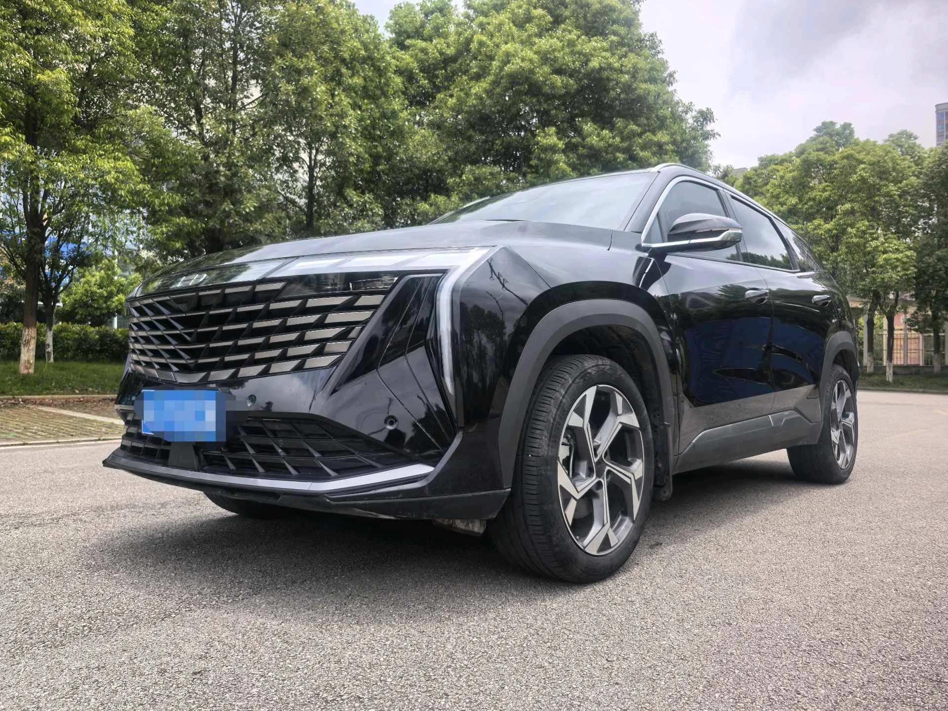 Geely Boyue L 2023 1.5TD DCT Premium Edition exterior