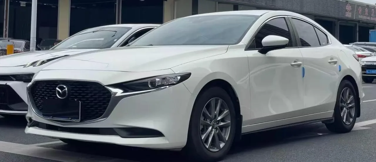Mazda3 Axela 2023 2.0L Automatic E-Engine Edition exterior