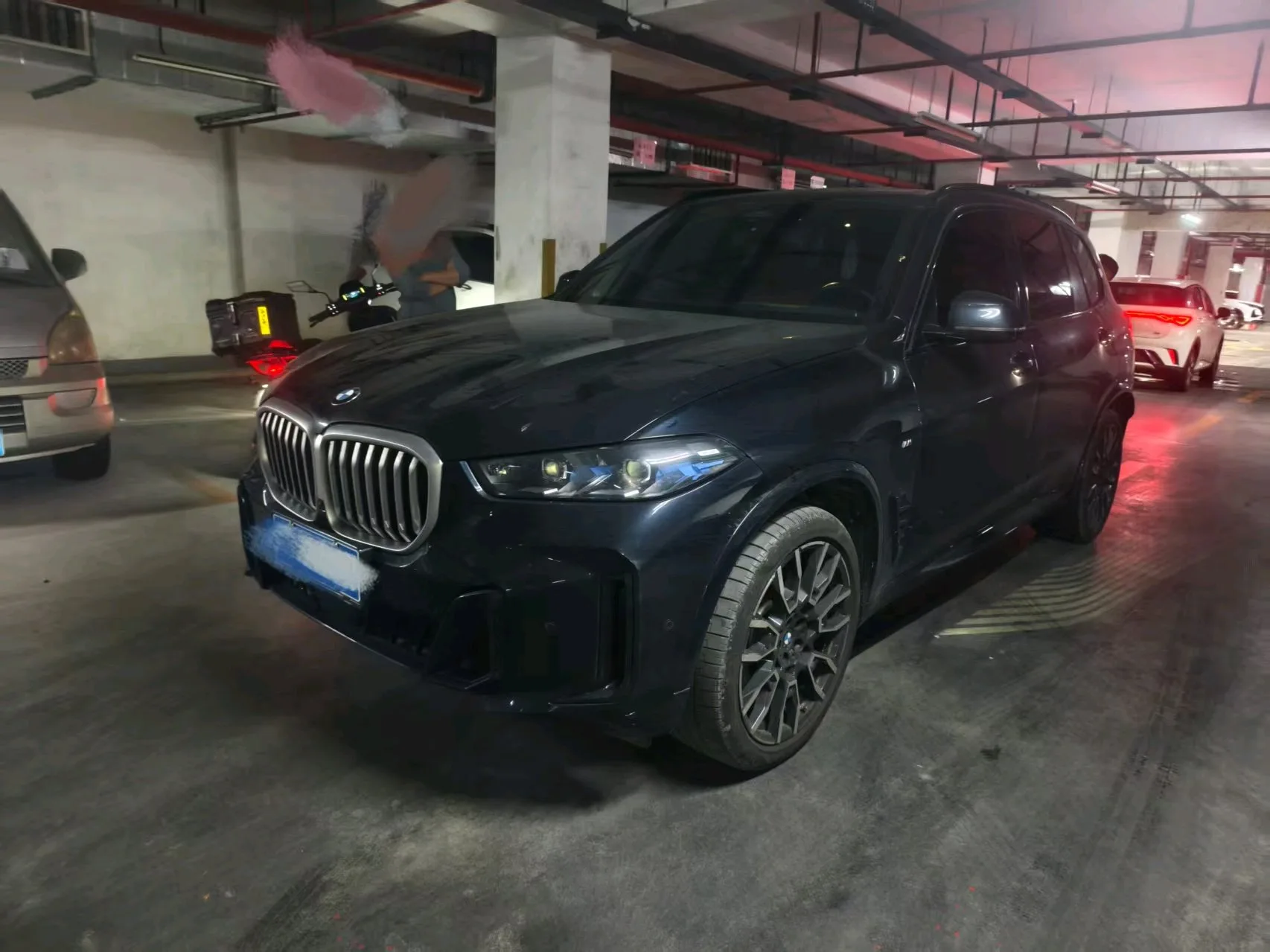 2023 BMW X5 xDrive40Li 48V 3.0T M Sport Night Line Package, Automatic Transmission exterior