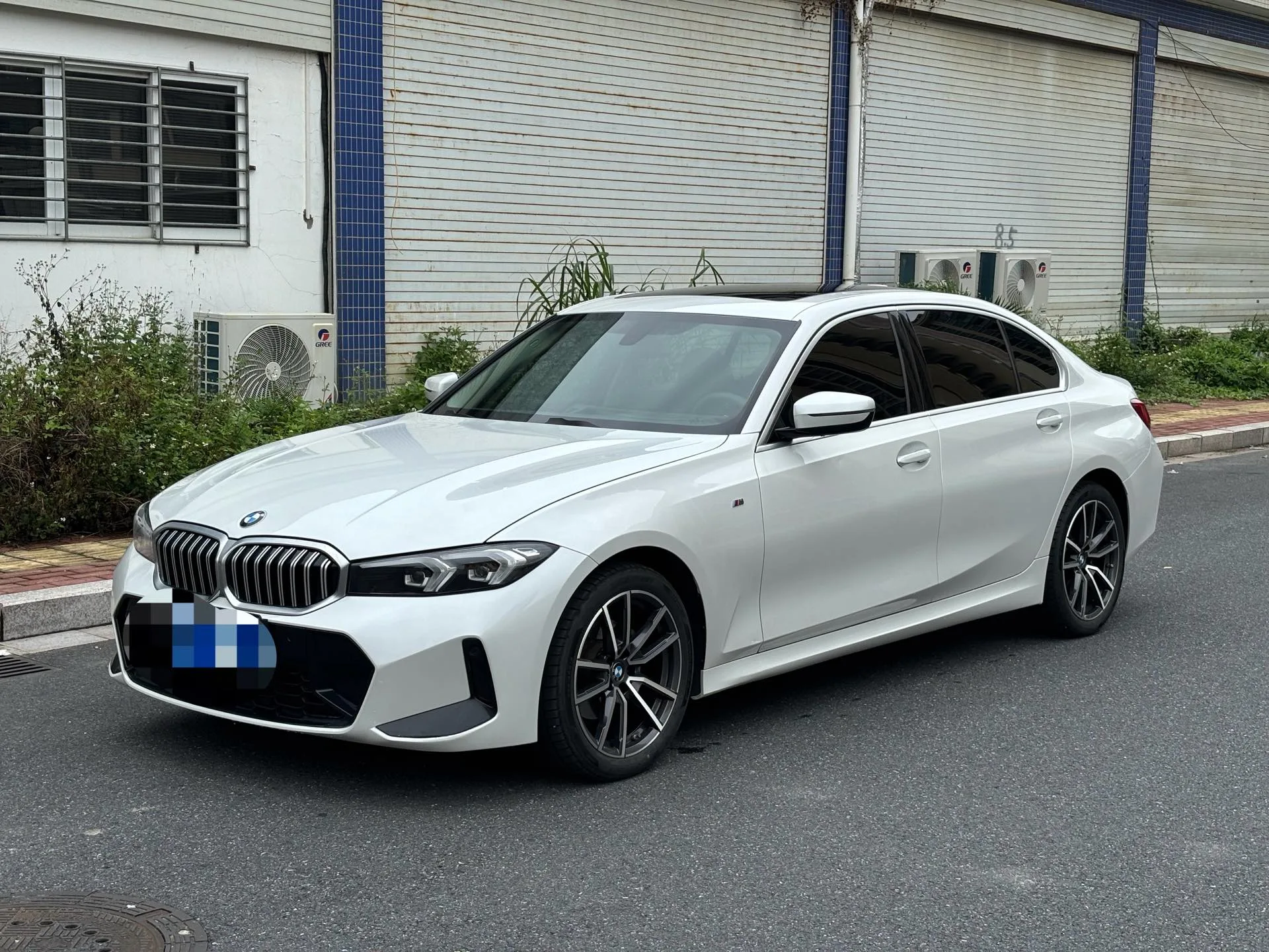 2023 BMW 3 Series 320Li M Sport Package exterior